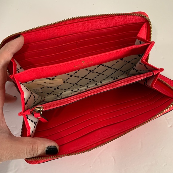Sale! Kate Spade Zip Around Wallet - Picture 3 of 6